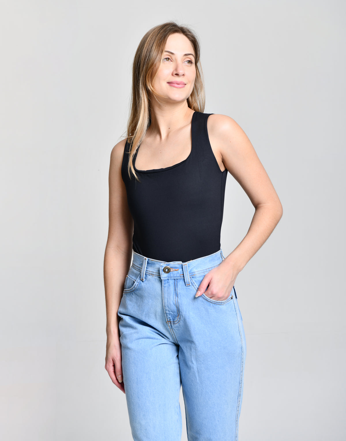 Calça Jeans Claro Linha Mom cod 000343