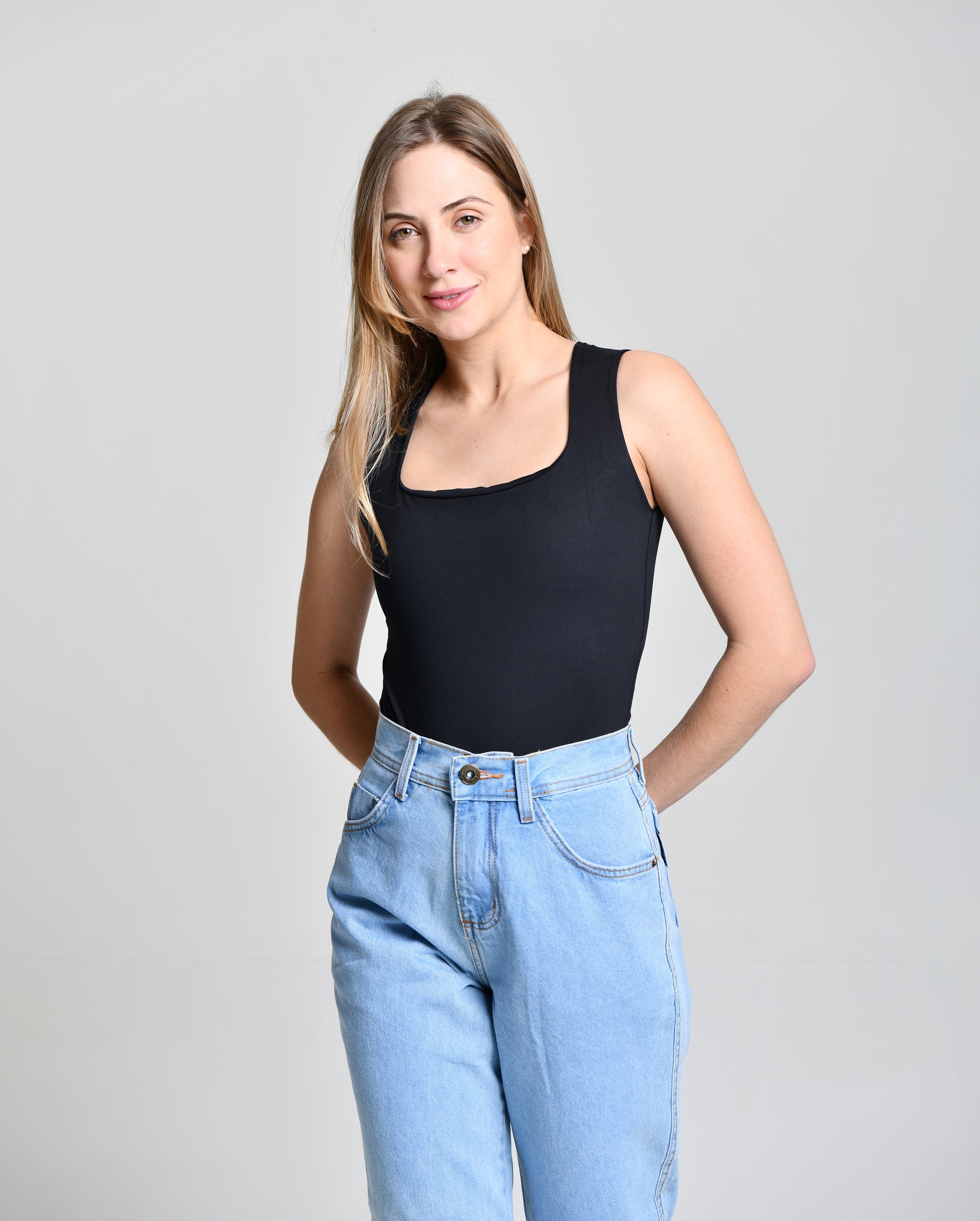Calça Jeans Claro Linha Mom cod 000343