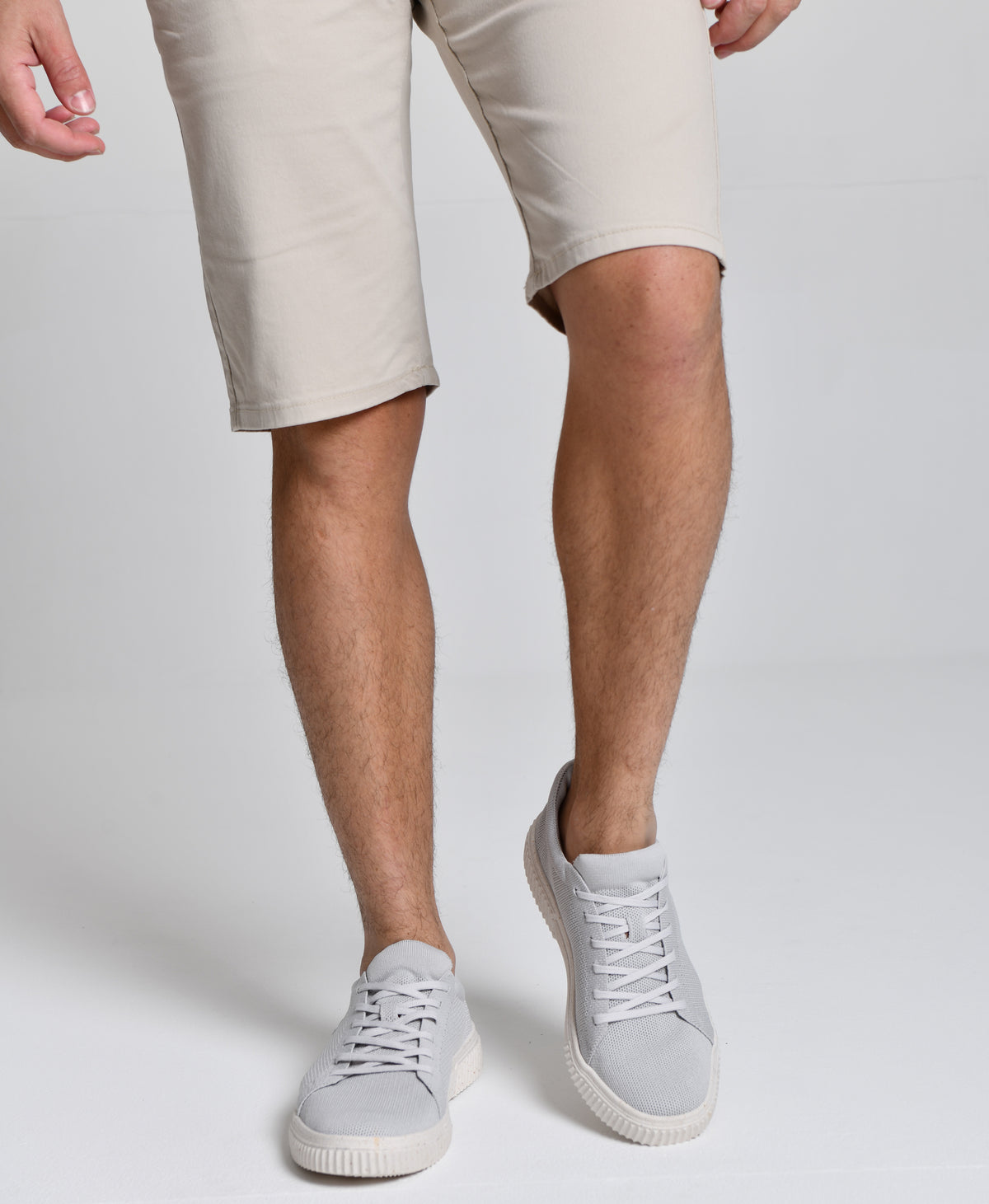 Tênis Cinza Solado Branco Alto Padrão cod 000781