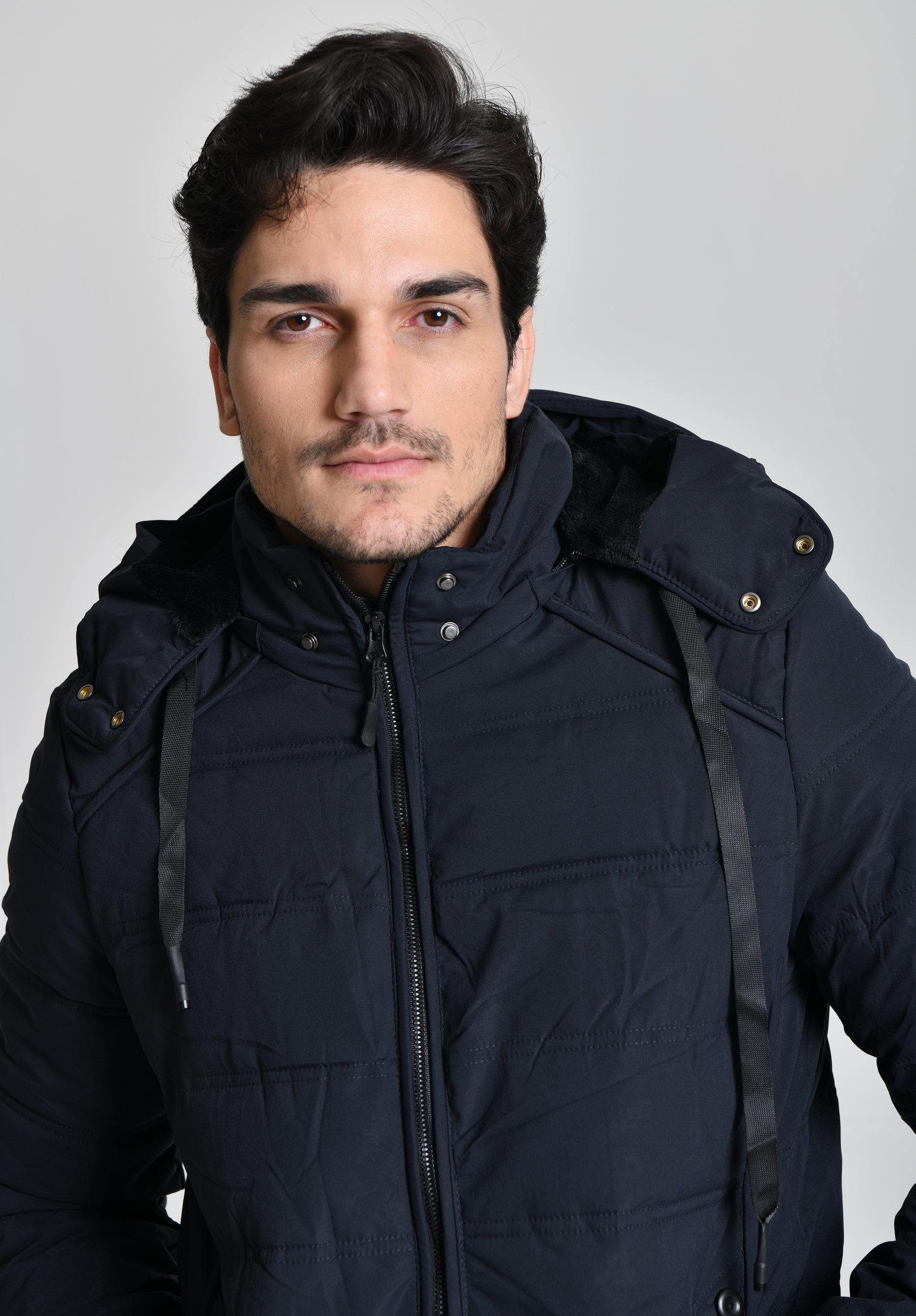 Jaqueta C/ Capuz All Black HiLL cod 000436