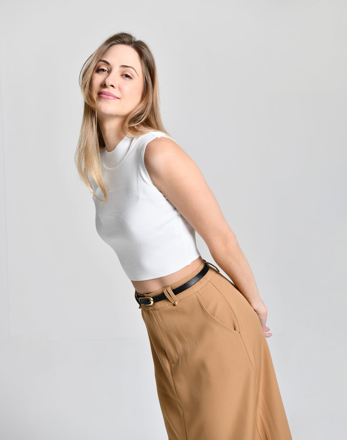 Cropped White HiLL cod 000642