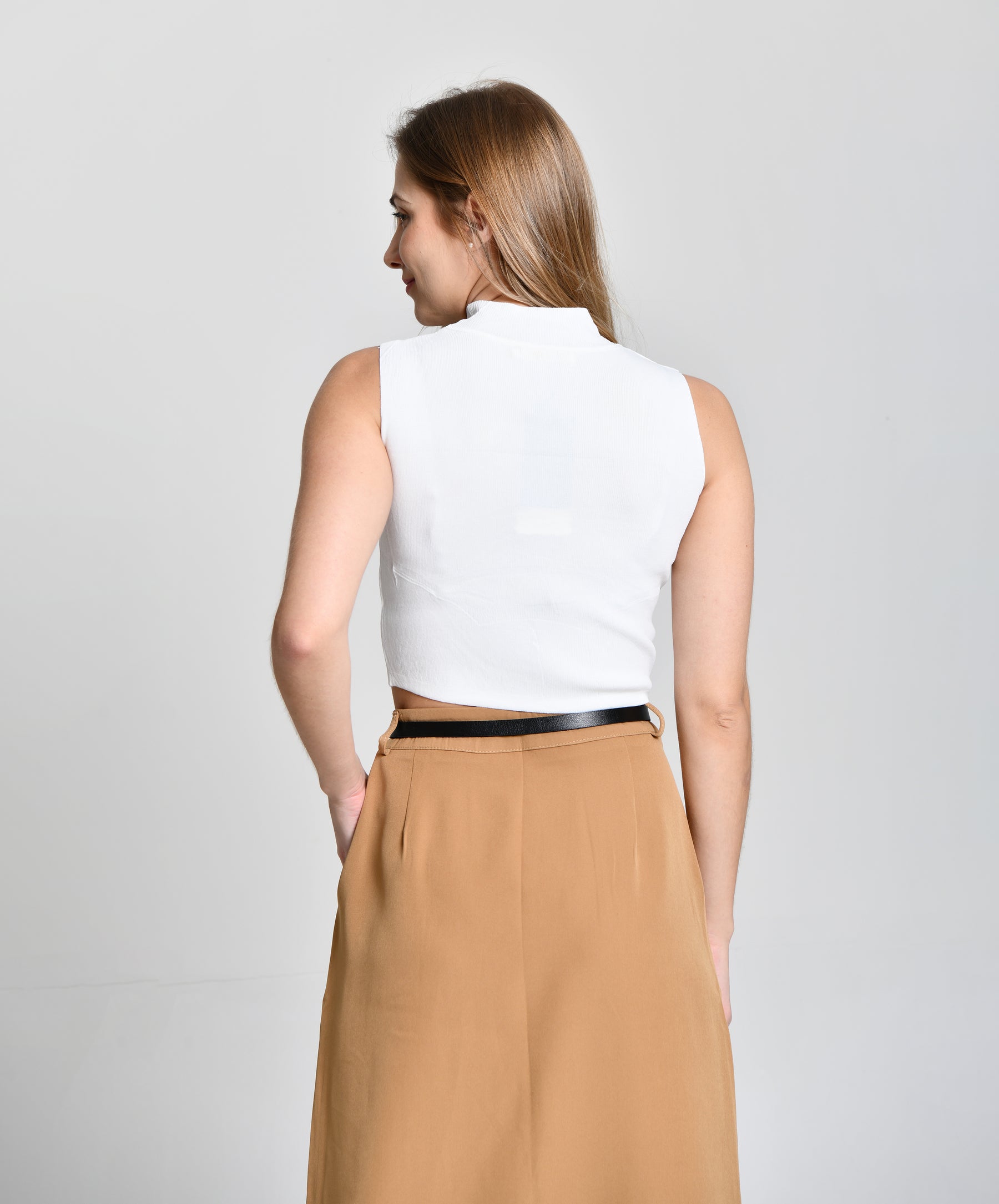 Cropped White HiLL cod 000642