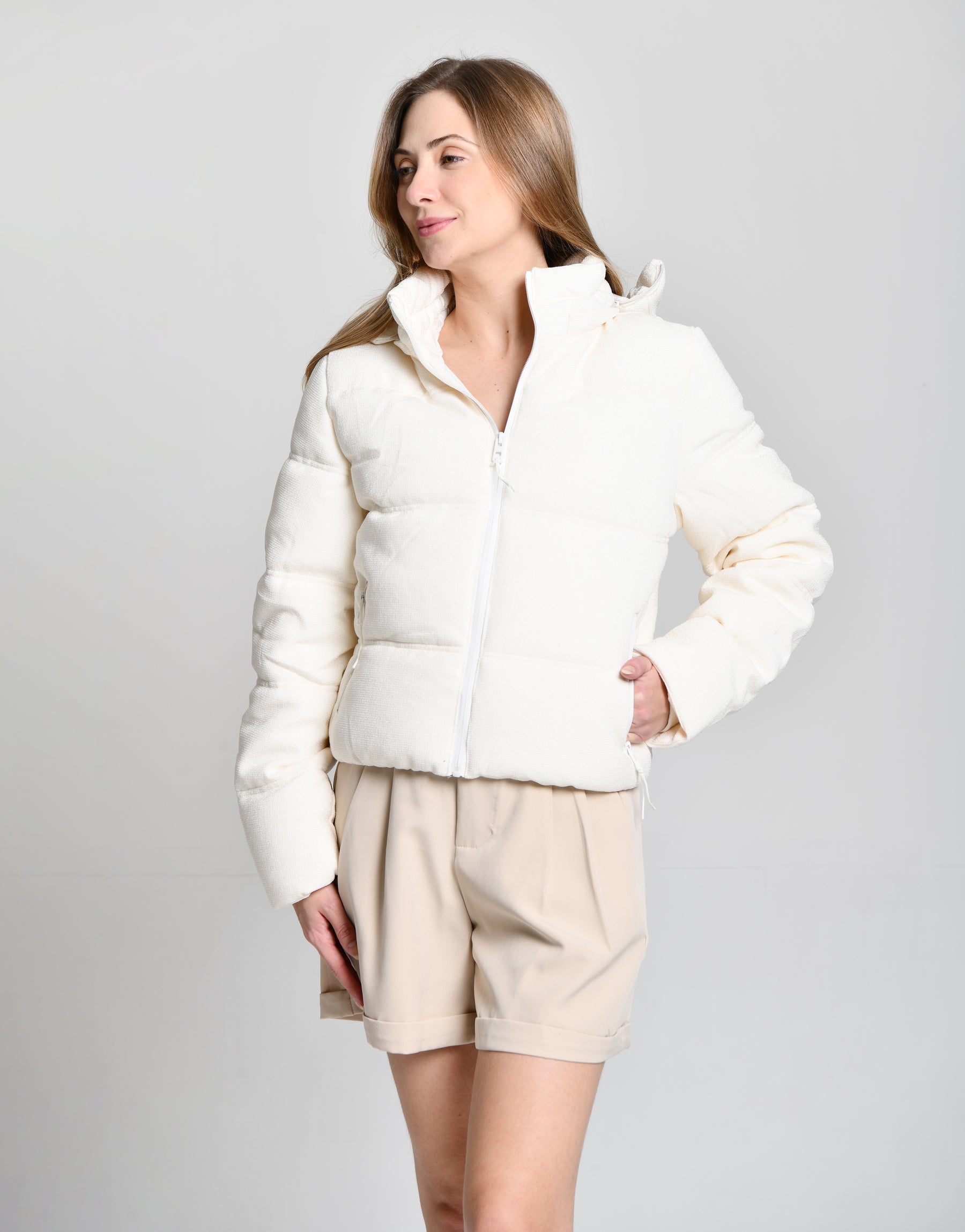 Jaqueta Burguesa Ultra Luxo Branco cod 000427