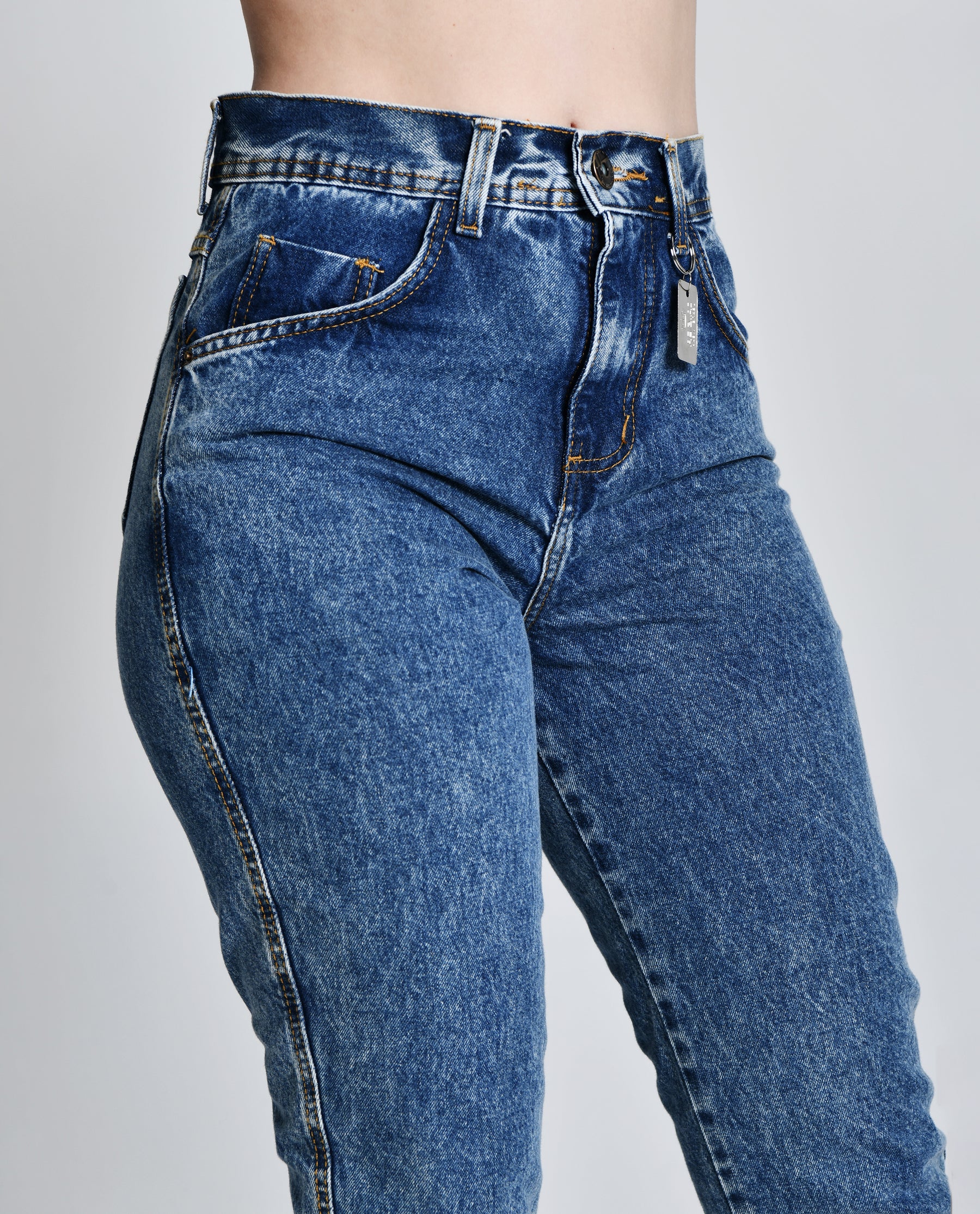 Calça Mom Jeans Médio