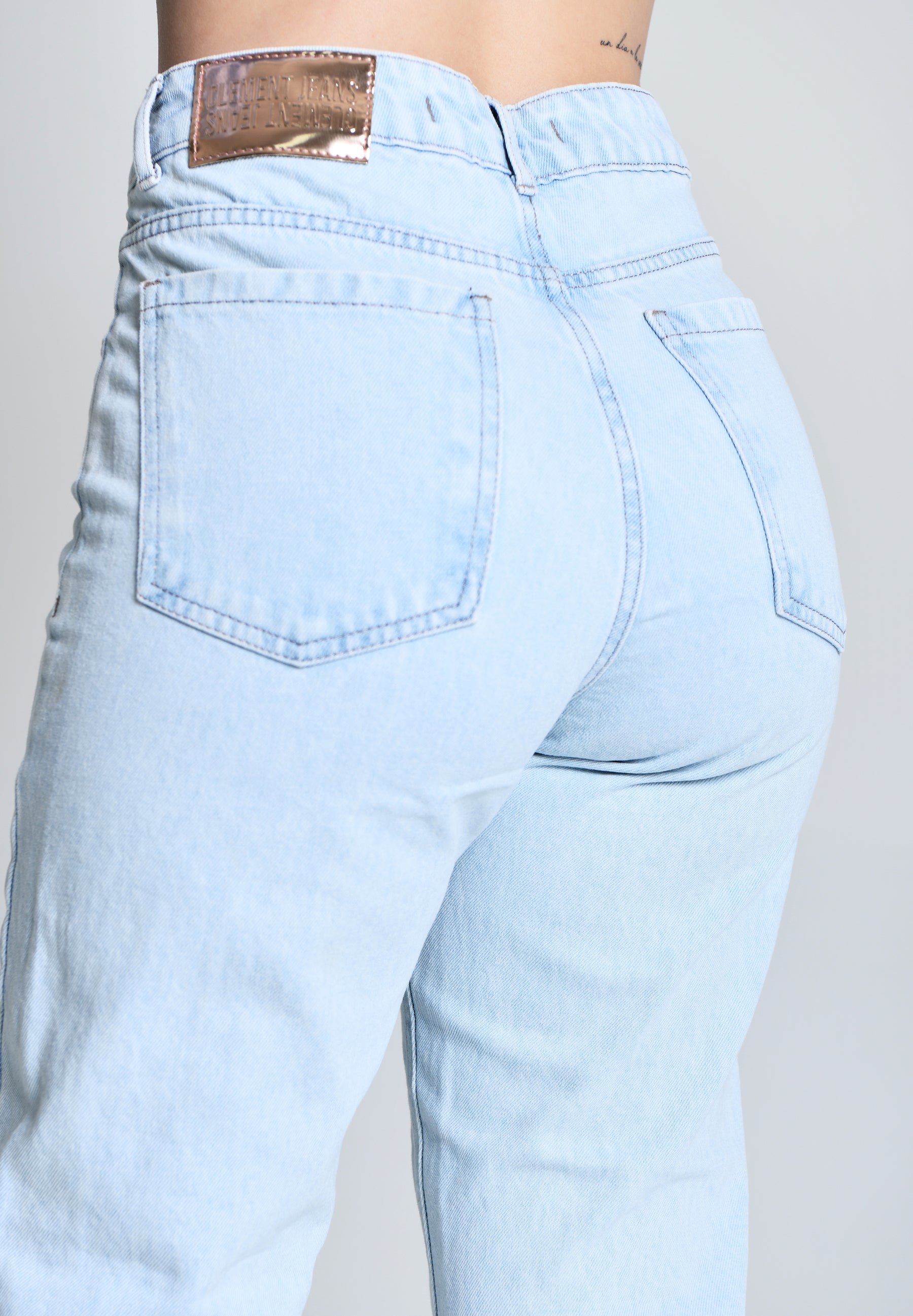 Calça Mom Jeans Claro