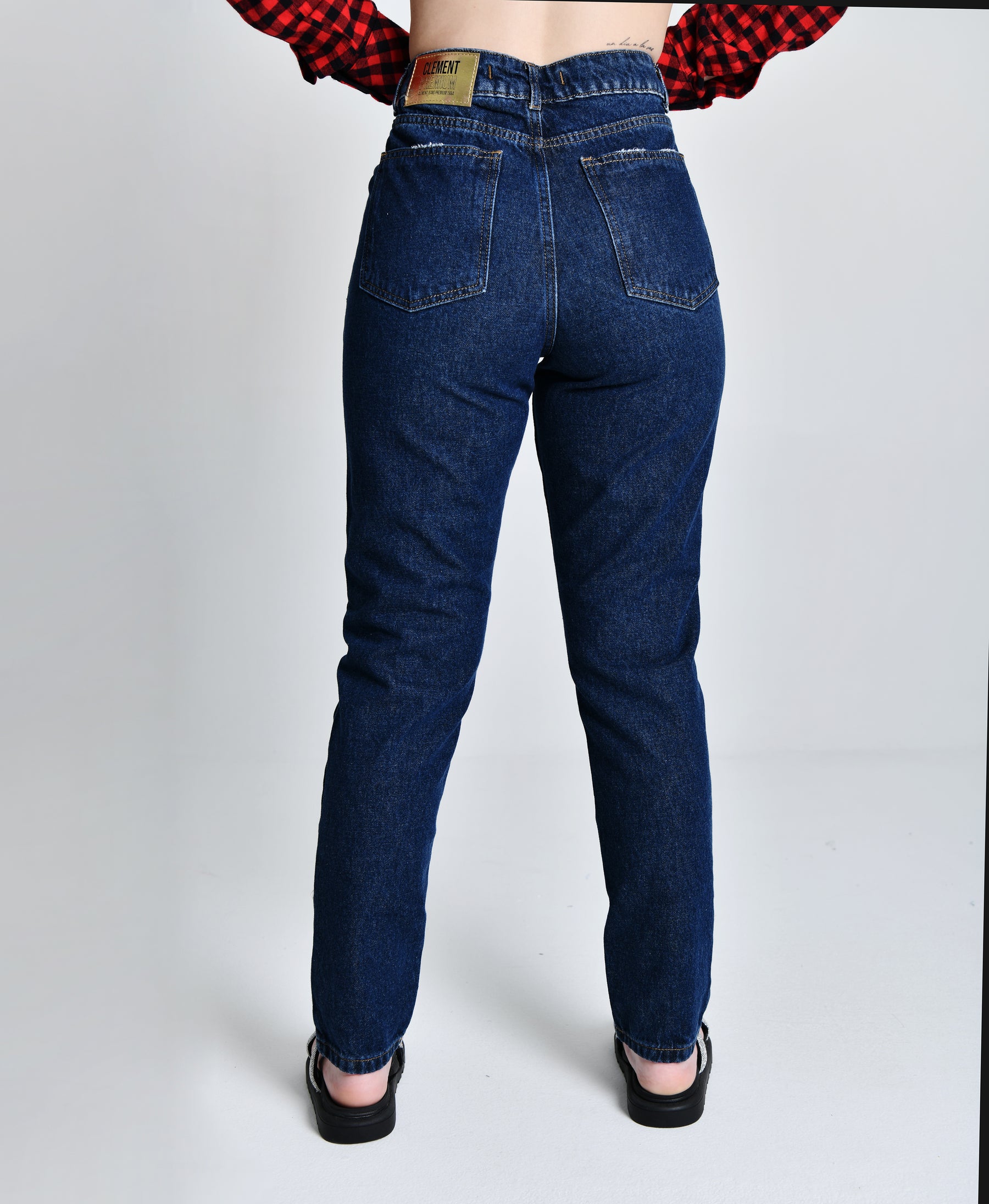 Calça Mom Jeans Escuro