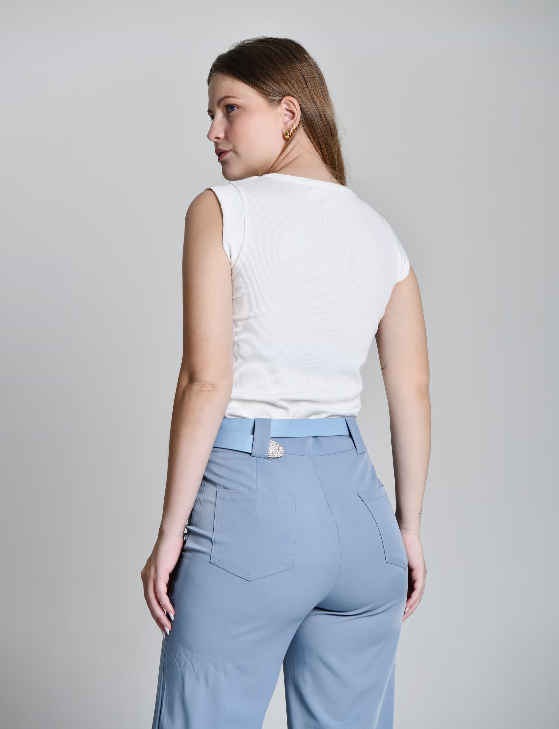 Blusa com Detalhes em Pedraria