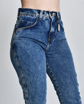 Calça Mom Jeans Médio