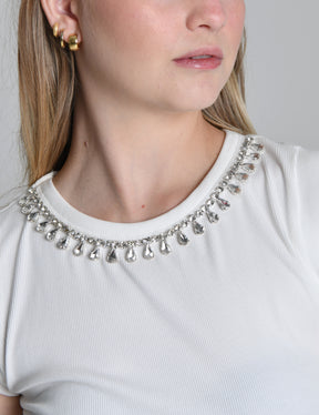 Blusa com Detalhes em  Pedraria